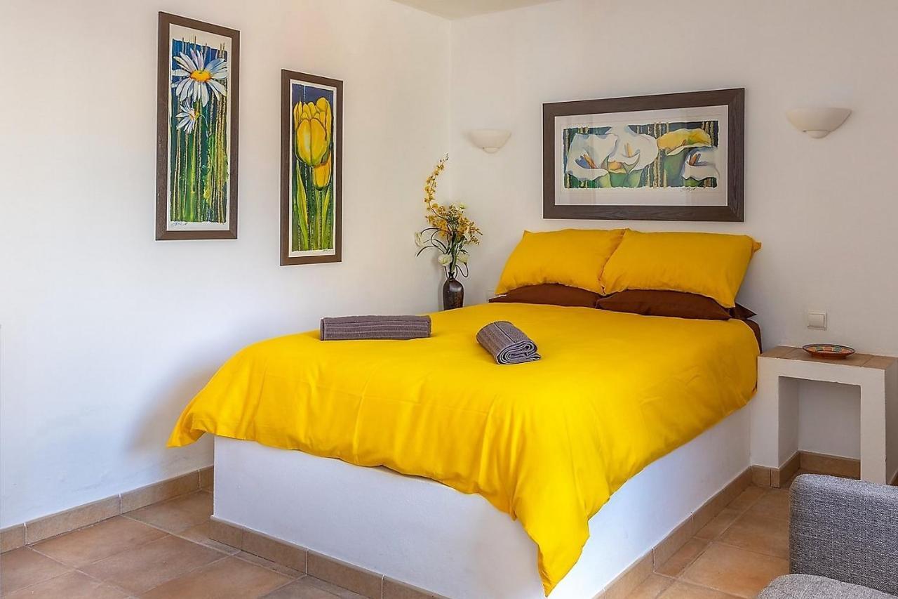 Bed and Breakfast Casa Dos Ninos Сан-Бартоломеу-де-Мессинеш Экстерьер фото